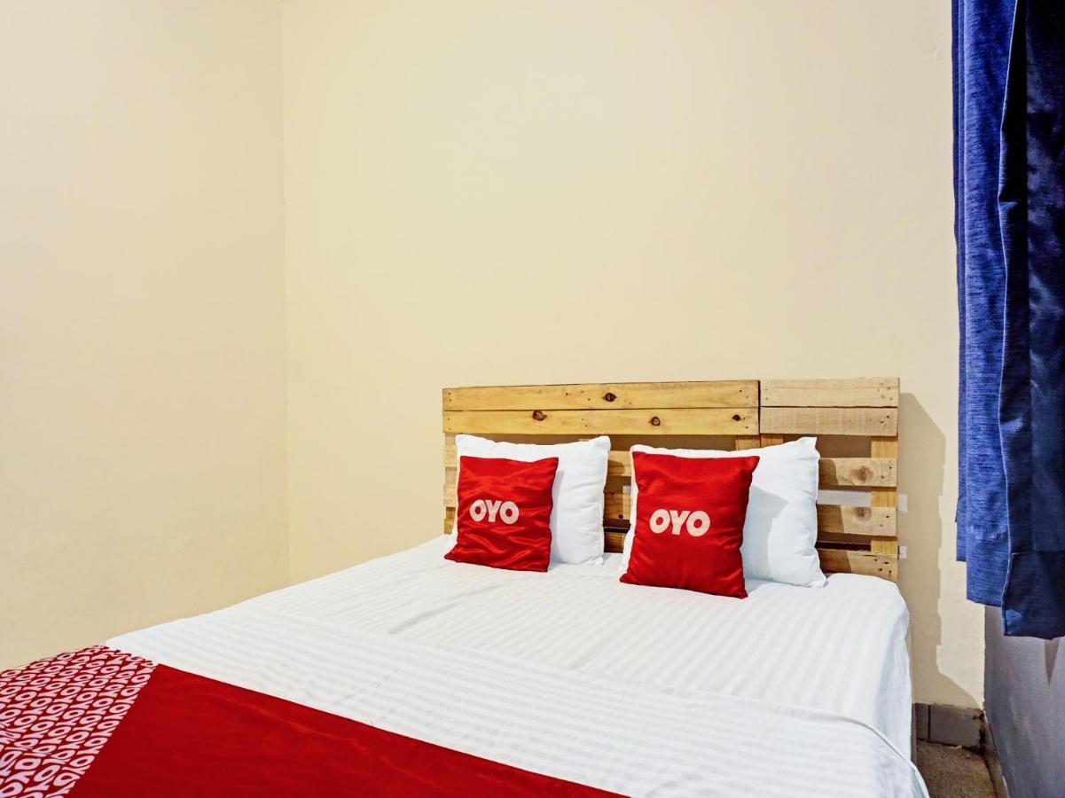 Oyo 91658 Luci'S House Hotel Jakarta Exterior photo
